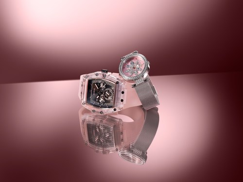 Guess watches lanza relojes rosas para concientizar sobre el cáncer de mama 0