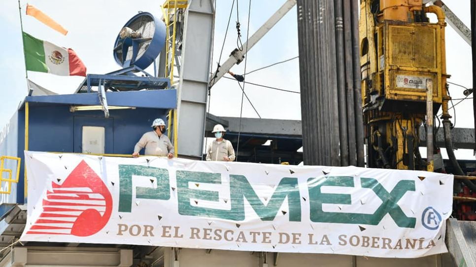 México baja su producción de crudo por acuerdo con la OPEP.