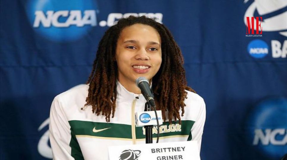 Brittney Griner, regresa a casa luego de ser liberada por el gobierno Ruso