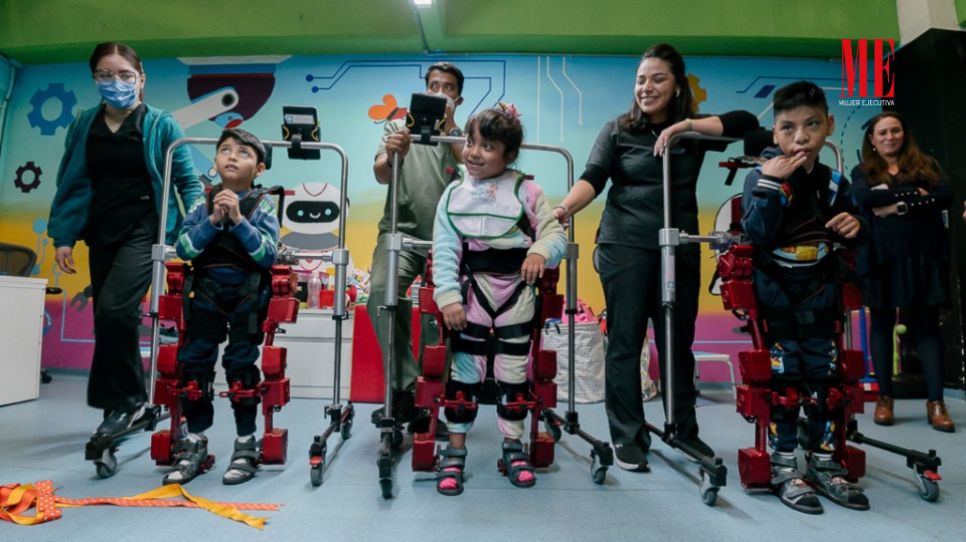 Donan exoesqueleto para la rehabilitación de más de mil 800 niños con parálisis cerebral