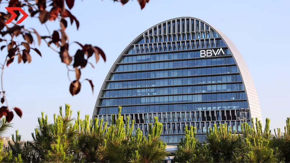 BBVA impone agresiva OPA para absorber Banco Sabadell; Gobierno la rechaza