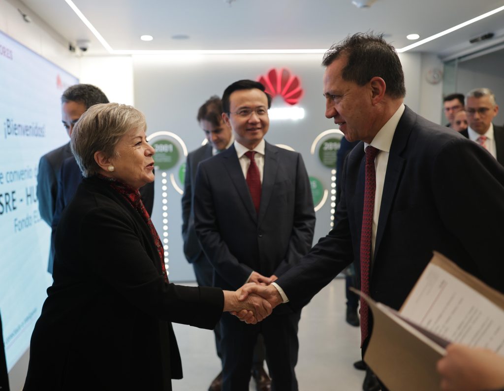 La SRE y Huawei México firman convenio para empoderar a empresarias y promover la inclusión digital 3