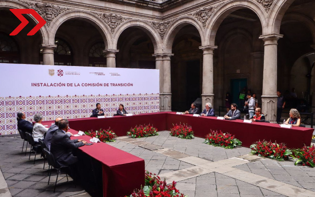 Este jueves 29 de agosto, Clara Brugada y Martí Batres presentaron a los integrantes de la Comisión de Transición de la CDMX.