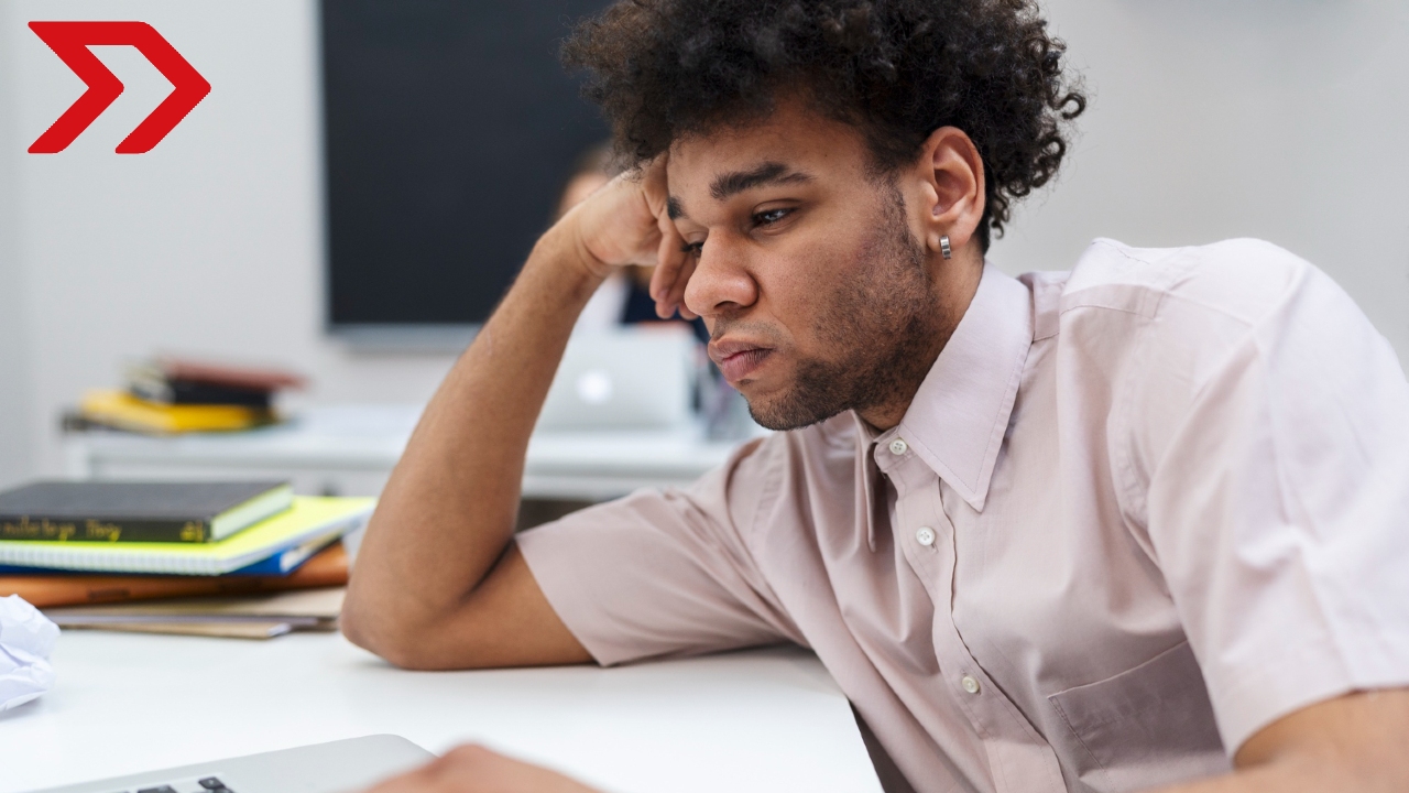 El ‘coffee badging’ sustituye a la renuncia silenciosa en oficinas