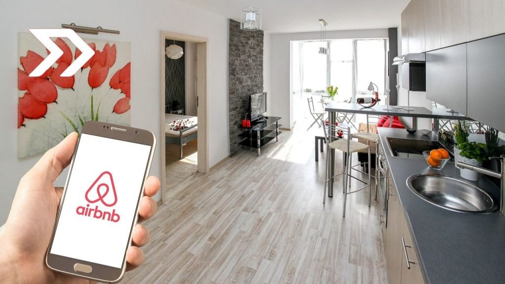 El nuevo Reglamento de la Ley de Turismo en CDMX establece multas de hasta 21 mil 600 pesos para anfitriones y plataformas como Airbnb.