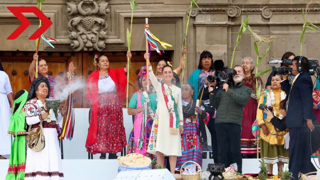 Este martes 1 de octubre, Claudia Sheinbaum asumió como la primera presidenta de México y recibió el bastón de mando de pueblos indígenas.