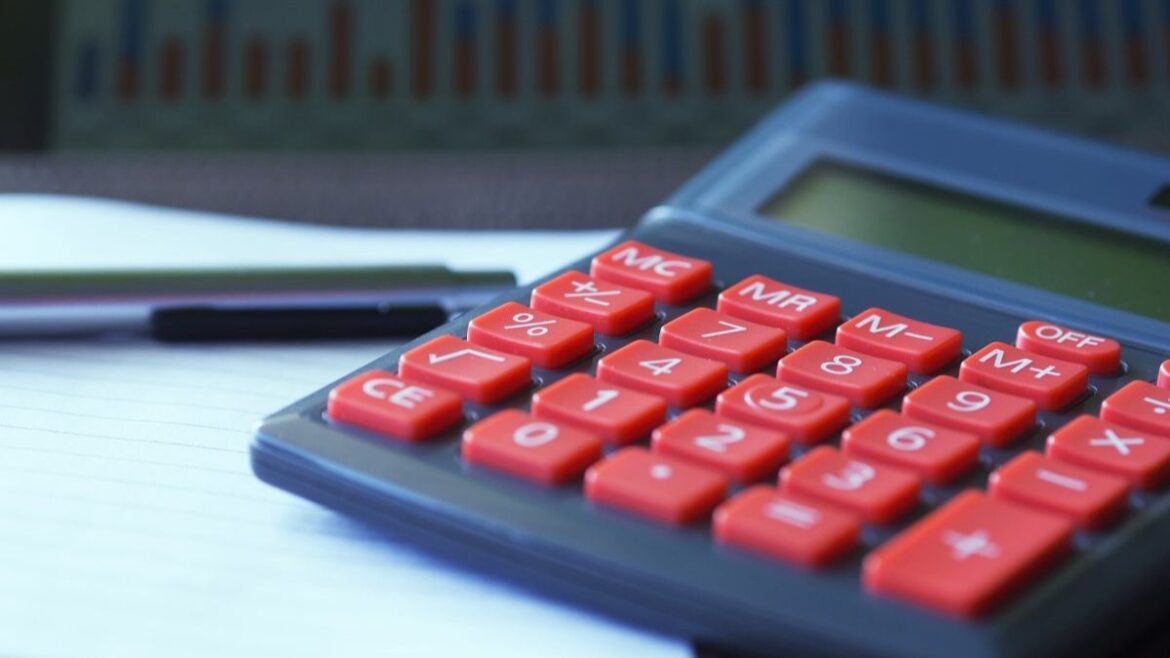 Descubre estrategias efectivas para afrontar la cuesta de enero y organiza tus finanzas con estos consejos prácticos que transformarán tu economía.