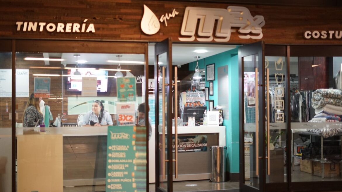 En Tintorerías Max, nuestro objetivo es proporcionar a los franquiciatarios un modelo de negocio probado y exitoso, con procesos estandarizados y un soporte integral en cada etapa