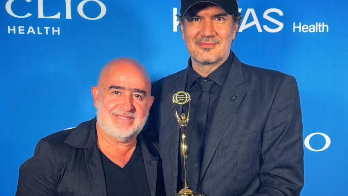 El cortometraje "Fer", producido por Anónimo y Catatonia Films para Save the Children, expone la violencia de género infantil y gana el Grand Clio Health 2025.