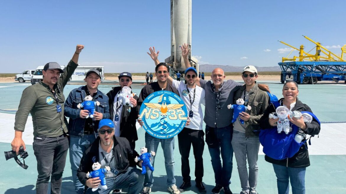 ¡Dr. Simi en el espacio! Se unió a la misión NS-32 de Blue Origin, convirtiéndose en el cuarto “mexicano” en sobrepasar la línea de Kármán.